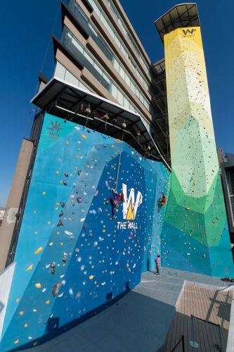 escalando el muro the wall